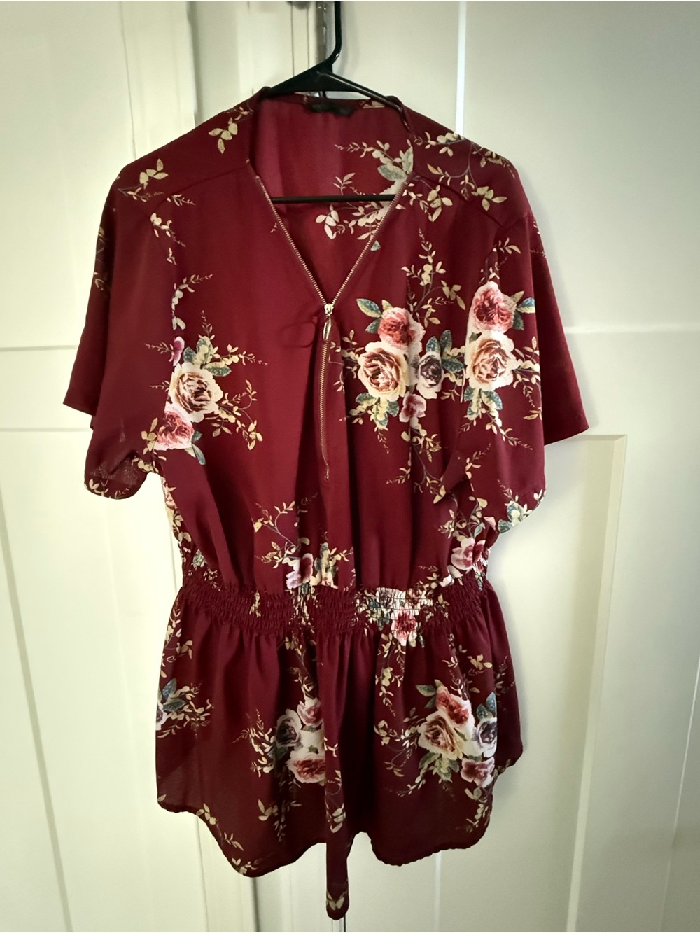 SHEIN Burgundy Floral Zip-Front Tunic